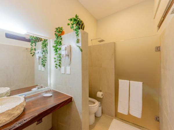 Casa Victoria Malecón - Adults Only : photo 5 de la chambre chambre lit king-size standard