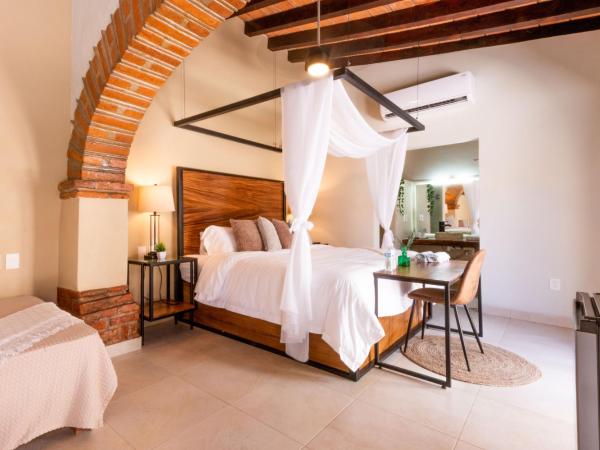 Casa Victoria Malecón - Adults Only : photo 7 de la chambre chambre lit queen-size - vue sur piscine