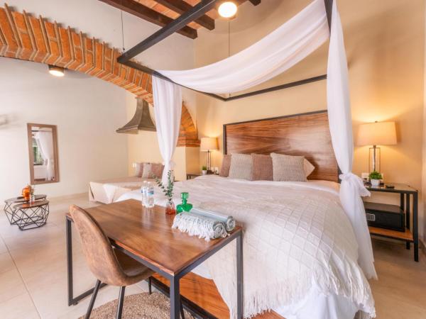 Casa Victoria Malecón - Adults Only : photo 6 de la chambre chambre lit queen-size - vue sur piscine