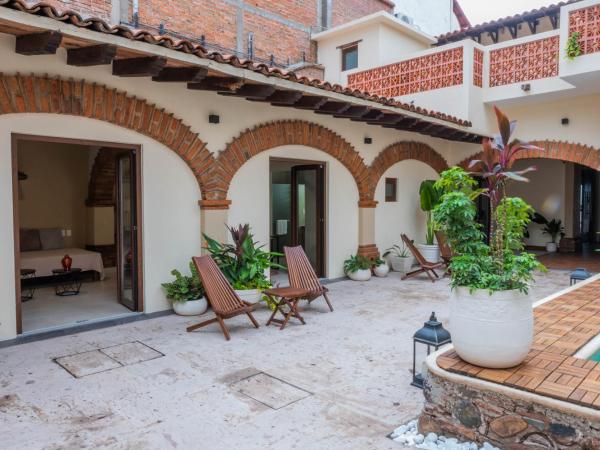 Casa Victoria Malecón - Adults Only : photo 10 de la chambre chambre lit queen-size - vue sur piscine