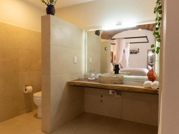 Casa Victoria Malecón - Adults Only : photo 5 de la chambre chambre lit queen-size