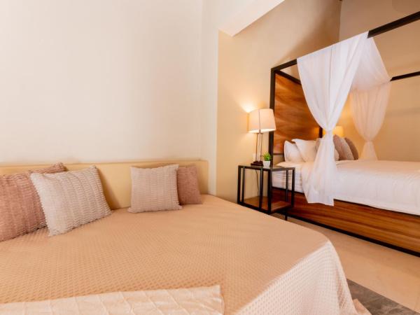 Casa Victoria Malecón - Adults Only : photo 8 de la chambre chambre lit queen-size - vue sur piscine