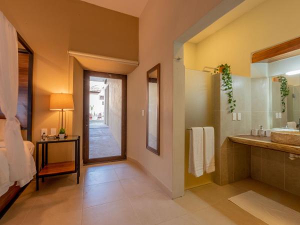 Casa Victoria Malecón - Adults Only : photo 6 de la chambre chambre lit king-size standard