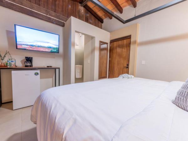 Casa Victoria Malecón - Adults Only : photo 7 de la chambre chambre lit king-size avec balcon