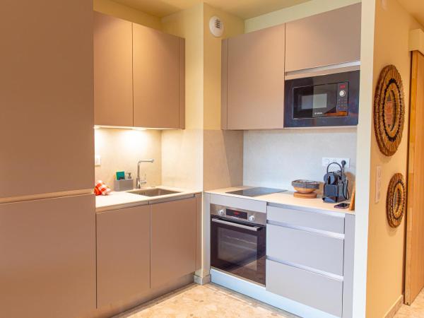 Hôtel La Ménado : photo 6 de la chambre suite familiale