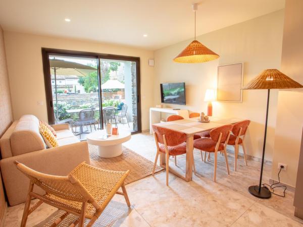 Hôtel La Ménado : photo 3 de la chambre suite familiale