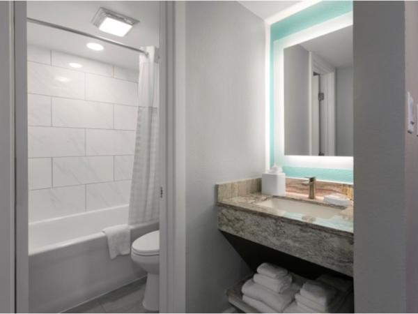 Grande Cayman Resort : photo 1 de la chambre north ocean view junior suite