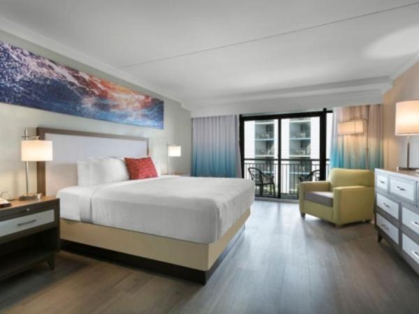 Grande Cayman Resort : photo 2 de la chambre resort view deluxe king room