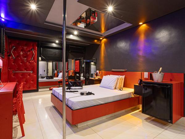 EUPHORIA MOTEL : photo 3 de la chambre suite avec baignoire spa