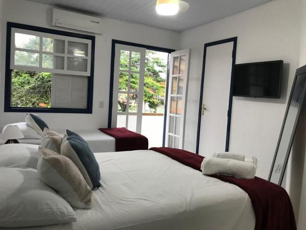 Brothers Suites Centro Búzios : photo 5 de la chambre chambre triple avec balcon