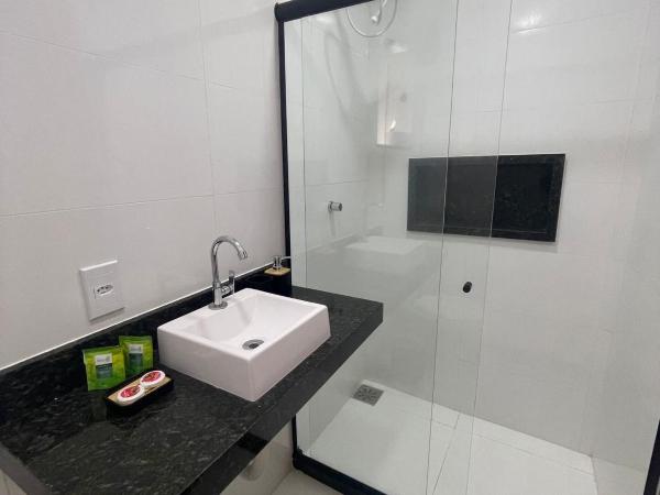 Do Adriano Suites : photo 4 de la chambre chambre avec 2 grands lits queen-size