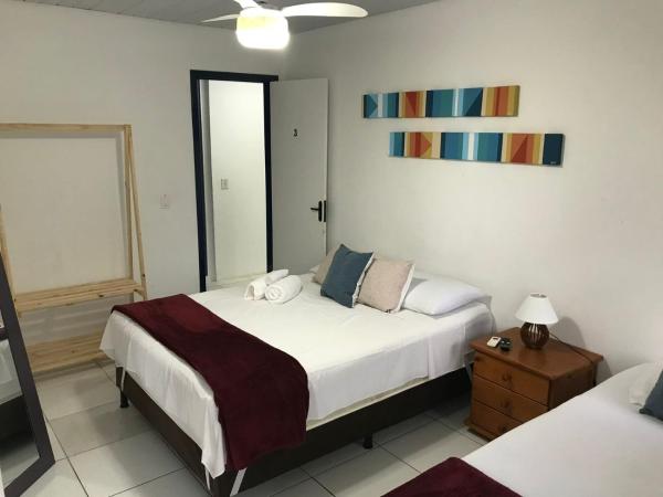 Brothers Suites Centro Búzios : photo 10 de la chambre chambre triple avec balcon