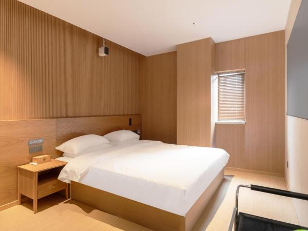 Captain 5 Youth Hotel-Xianxia Road Branch : photo 4 de la chambre chambre standard lit queen-size