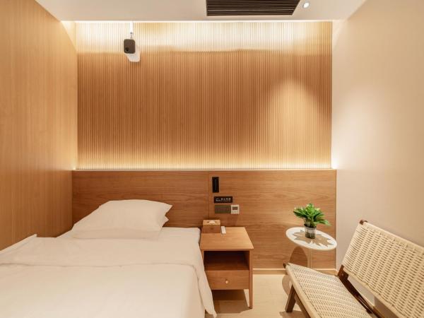 Captain 5 Youth Hotel-Xianxia Road Branch : photo 5 de la chambre budget single room - shared bathroom