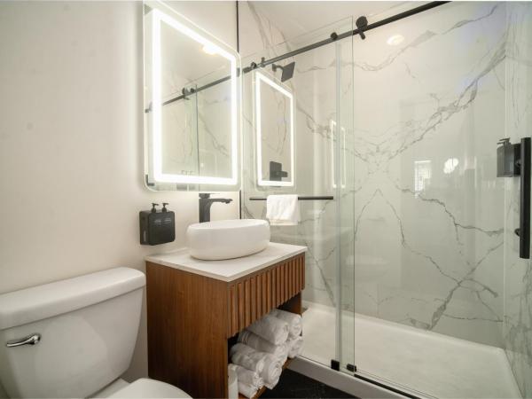LYFE INN & SUITES by AGA - Beverly Hills : photo 7 de la chambre suite deluxe avec lit king-size