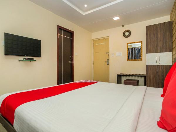 Super Collection O Indian Suites Near Sitara Restaurant : photo 6 de la chambre chambre double standard