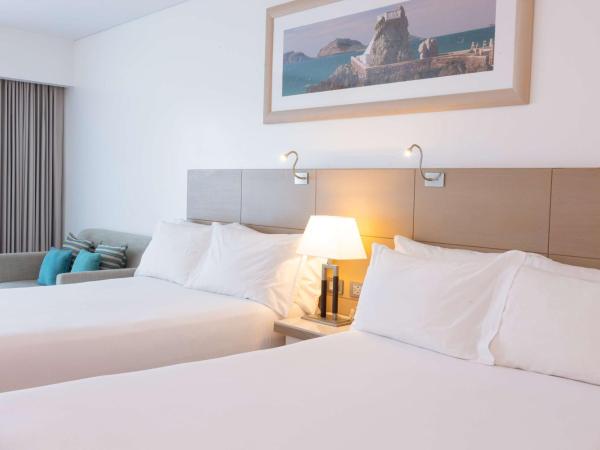 DoubleTree by Hilton Mazatlan, SIN : photo 4 de la chambre chambre double de luxe avec 2 lits doubles et vue sur ville