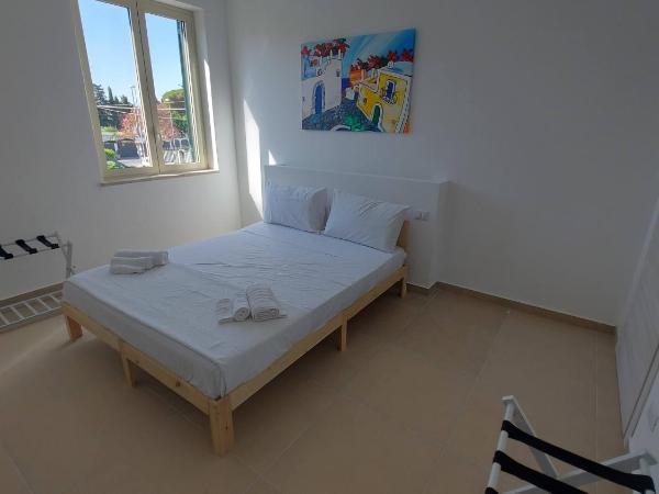 Mondello House : photo 1 de la chambre chambre double avec lit d'appoint