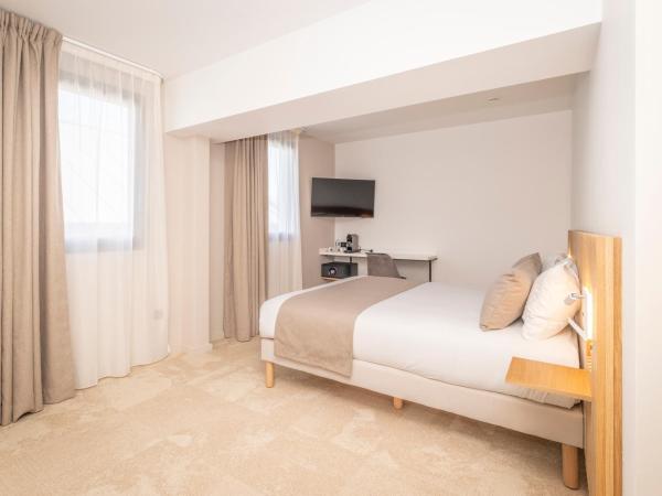 Hôtel Le Relais des Brasseurs - Aubagne : photo 1 de la chambre chambre double supérieure