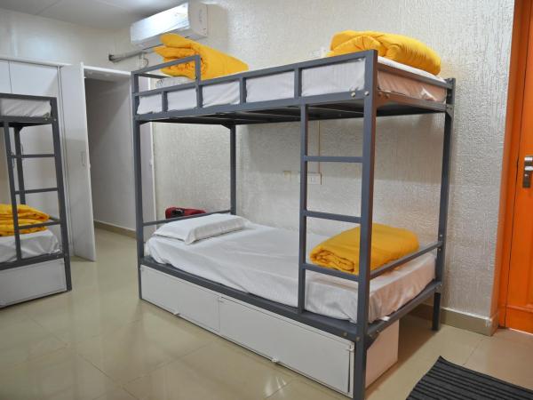 Hyderabad Wanderers Cave : photo 2 de la chambre dortoir pour hommes de 6 lits