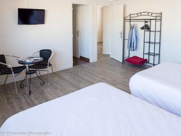 Hôtel de la Vendée : photo 2 de la chambre chambre quadruple classique