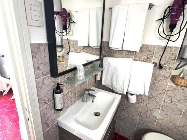 La Reginella Capri : photo 4 de la chambre chambre double ou lits jumeaux supérieure - vue sur mer