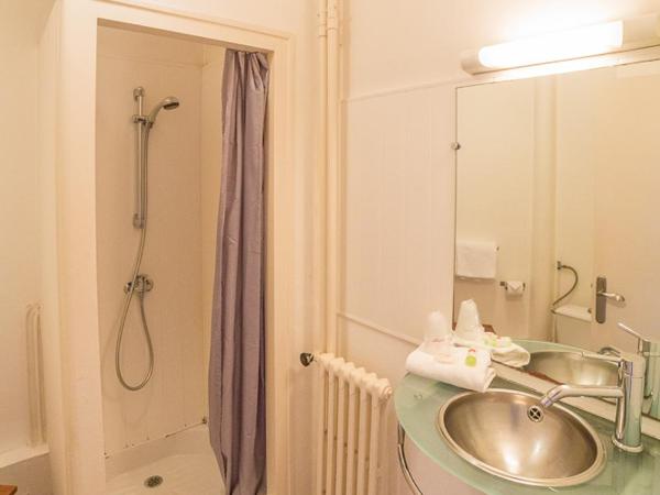 Hôtel de la Vendée : photo 4 de la chambre chambre double standard