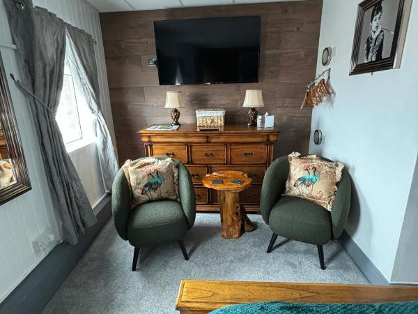 Kings Boutique Hotel : photo 2 de la chambre chambre lit king-size - vue sur mer