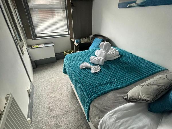 Kings Boutique Hotel : photo 2 de la chambre chambre simple avec salle de bains privative