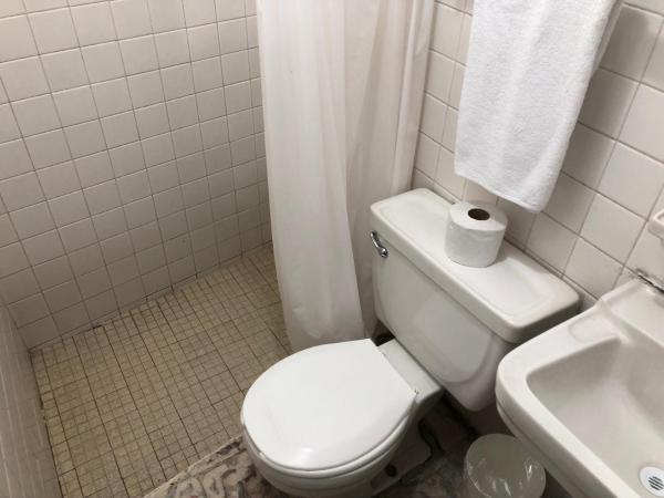 Hotel el Bucanero : photo 3 de la chambre chambre lit queen-size