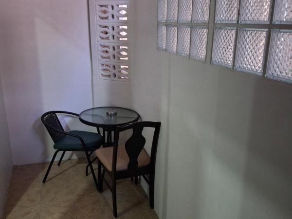 Traveller's Rest Sports Bar : photo 8 de la chambre chambre double avec balcon