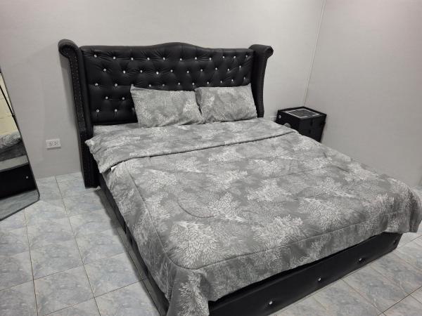 Traveller's Rest Sports Bar : photo 8 de la chambre grande chambre double avec balcon