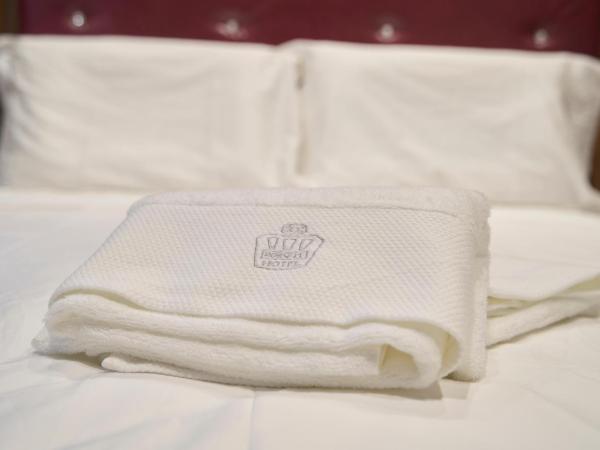 Menoir Dorsett Madrid Usera : photo 3 de la chambre chambre double avec salle de bains privative