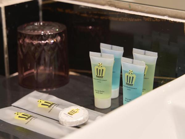 Menoir Dorsett Madrid Usera : photo 2 de la chambre chambre double avec salle de bains privative