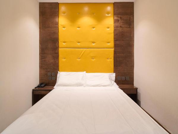 Menoir Dorsett Madrid Usera : photo 6 de la chambre chambre double avec salle de bains privative