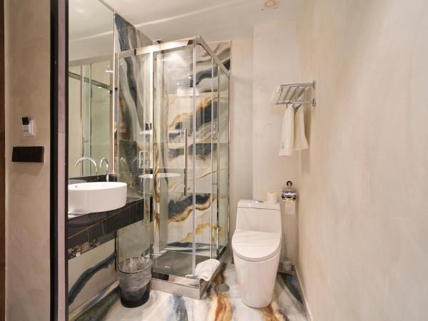 Menoir Dorsett Madrid Usera : photo 4 de la chambre chambre double avec salle de bains privative