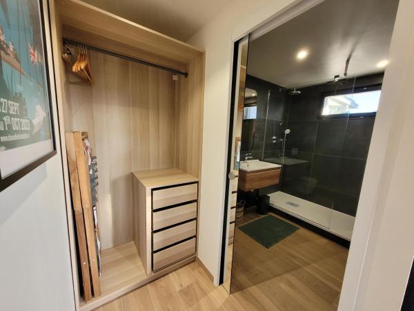 A n n e x e : photo 3 de la chambre chambre lit king-size - vue sur piscine