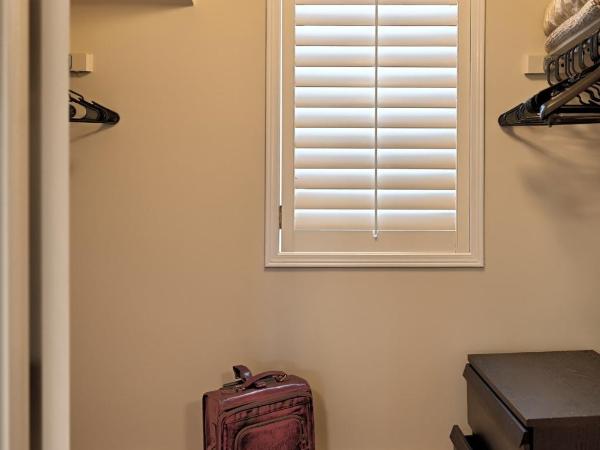 Welcome Home! Acores Bed & Breakfast : photo 9 de la chambre chambre lit king-size deluxe