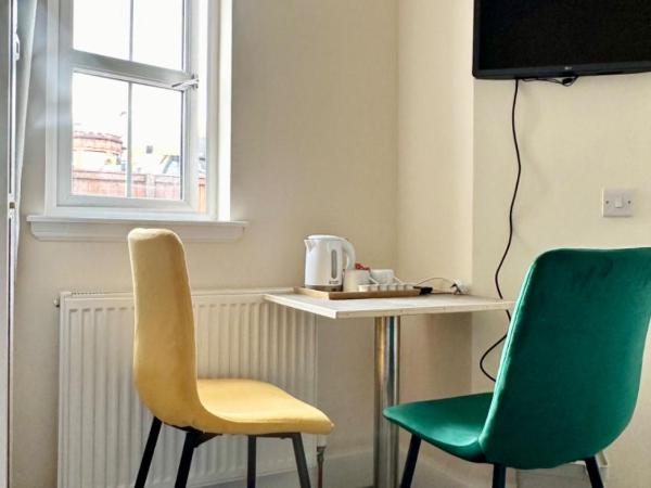 Edinburgh full house : photo 3 de la chambre chambre lits jumeaux avec salle de bains privative