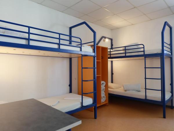 Auberge de Jeunesse de Mulhouse : photo 4 de la chambre lits superposés dans dortoir masculin