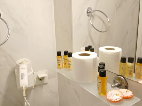 Luxury Sophia suites : photo 7 de la chambre chambre triple deluxe - vue sur mer