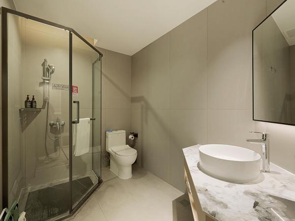 凯瑞汀酒店 重庆西站巴国城店 : photo 1 de la chambre chambre lits jumeaux supérieure
