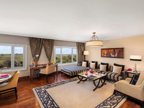 Taj Palace, New Delhi : photo 3 de la chambre luxury suite king bed pool view