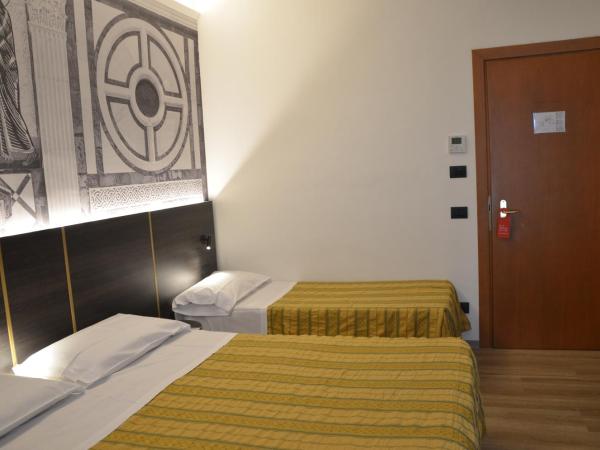 Hotel Mia Cara & Spa : photo 2 de la chambre chambre double ou lits jumeaux avec lit d'appoint