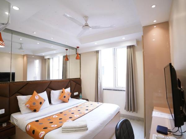 Hotel Leo Saffron - Corporate Stay Pitampura : photo 6 de la chambre chambre double deluxe avec balcon