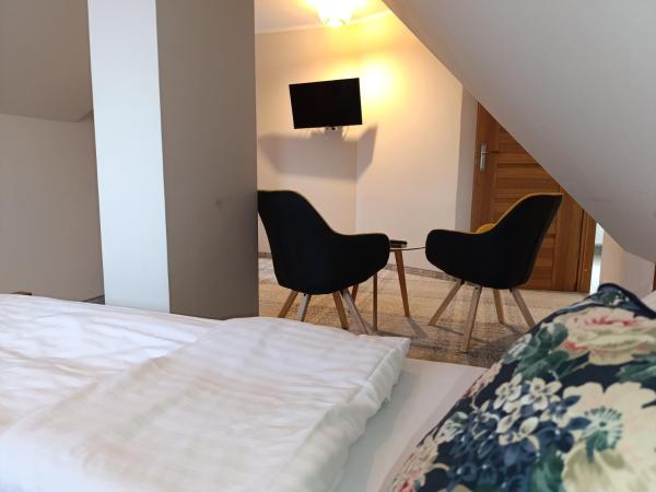 Tatrzańska Przystań : photo 3 de la chambre family studio (2 separate rooms with 2 private bathrooms) with balcony - attic 