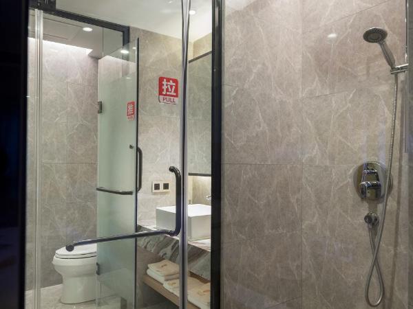 凯瑞汀酒店总部城店 : photo 2 de la chambre chambre supérieure lit queen-size