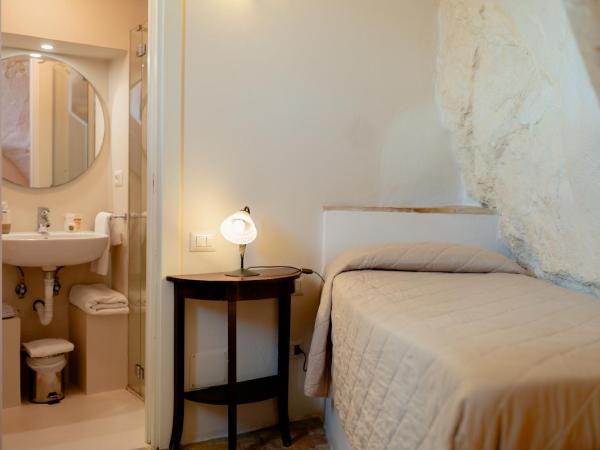 Il Belvedere : photo 2 de la chambre small single room - cave