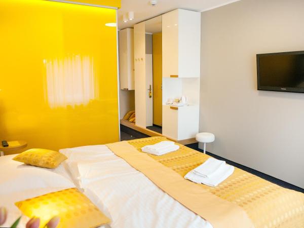 Hotel Golf Prague : photo 1 de la chambre chambre triple supérieure