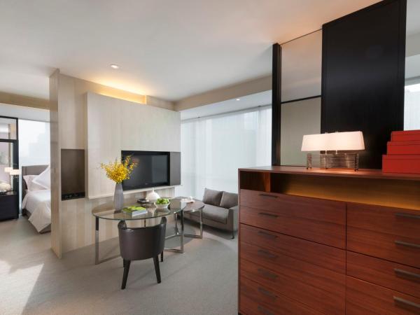 Mandarin Oriental, Guangzhou - Registration Counter and Free Shuttle Bus Available during Canton Fair Period : photo 4 de la chambre chambre mandarin avec lit king-size